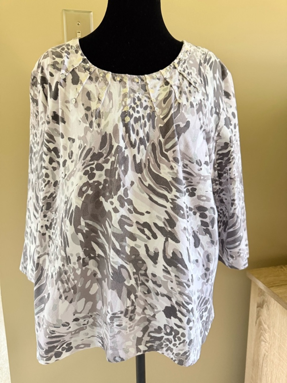Alfred Dunner Gray and White Printed Scoop Neck Tunic